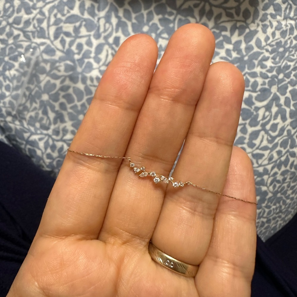 Cluster Cubic Zirconia Delicate 14K Gold Necklace